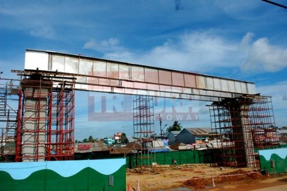 Contradiction hits the flyover construction work Contradiction hits the flyover construction work